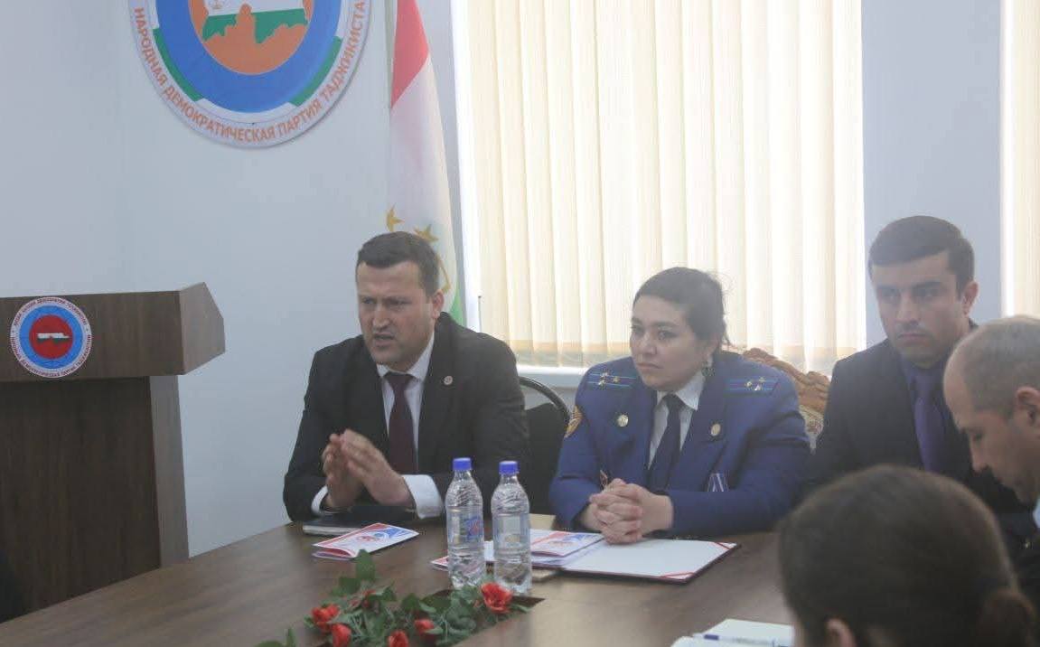 БАРГУЗОРИИ КОРҲОИ ФАҲМОНДАДИҲӢ БАХШИДА БА “РӮЗИ БАЙНАЛМИЛАЛИИ ПЕШГИРИИ ЭКСТРЕМИЗМИ ХУШУНАТОМЕЗ”   БО ҶАВОНОН